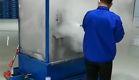 清洗工业设备机械内部