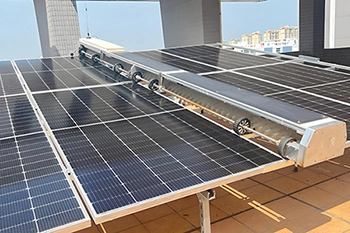 干挂式光伏板清洗机